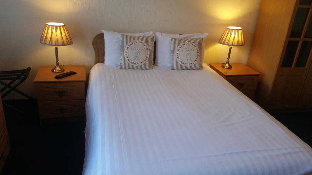 Halfway House Hotel Larne Quarto foto