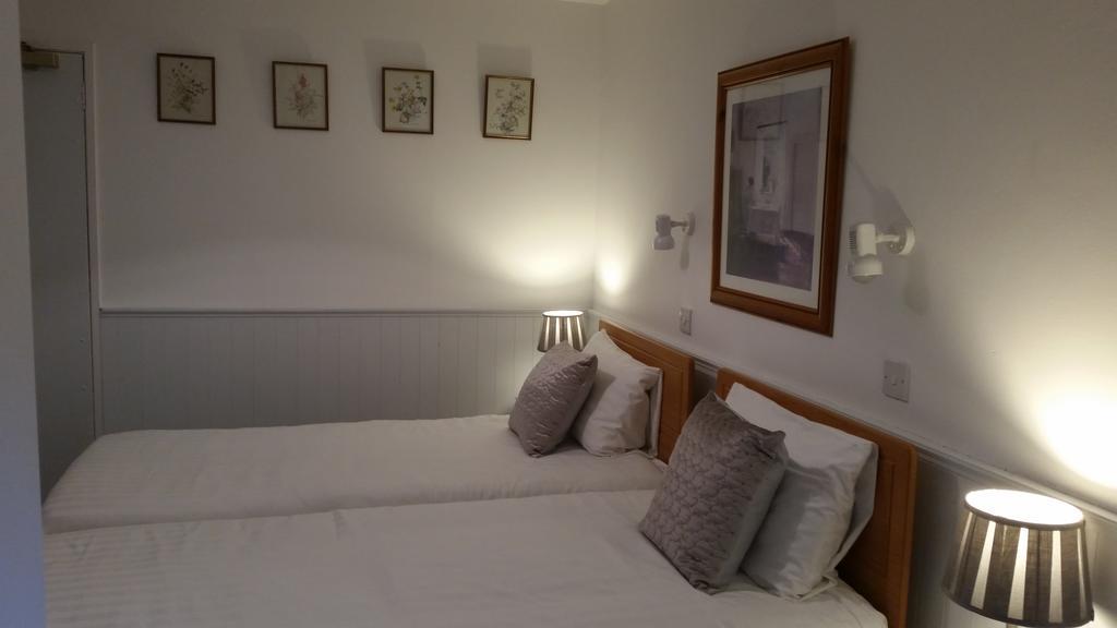 Halfway House Hotel Larne Quarto foto