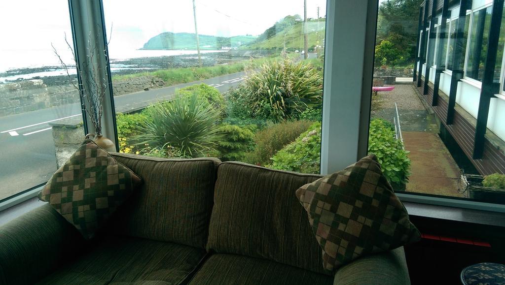 Halfway House Hotel Larne Exterior foto
