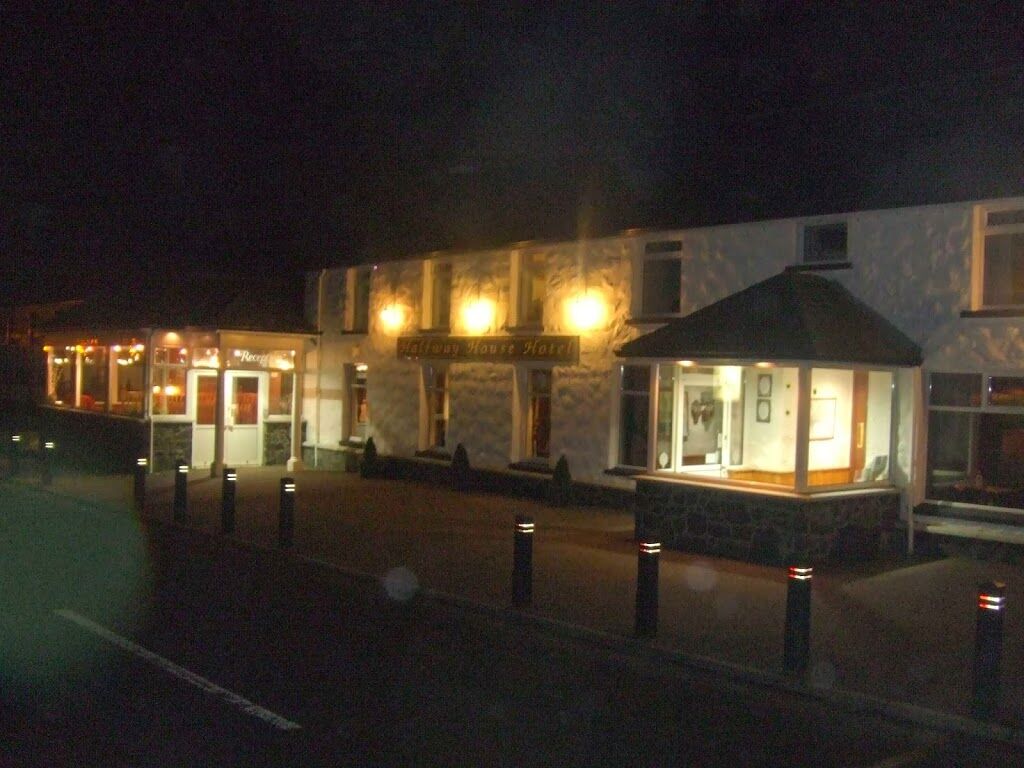 Halfway House Hotel Larne Exterior foto